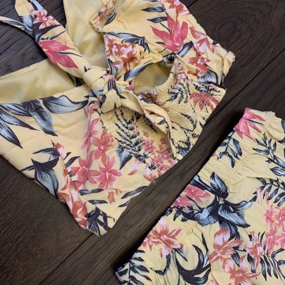 Matching Top/Skirt Set. - Picture 5 of 7